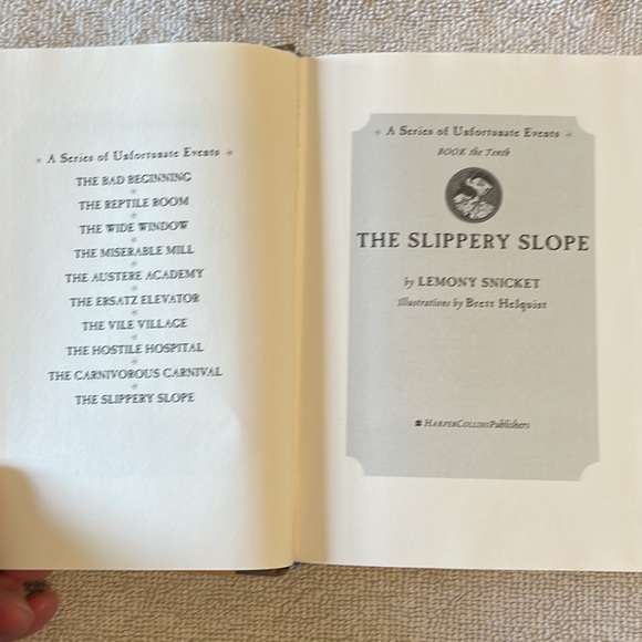 🌈2/$8 The Slippery Slope #10 in the A Series of Unfortunate Events Series - Picture 7 of 12